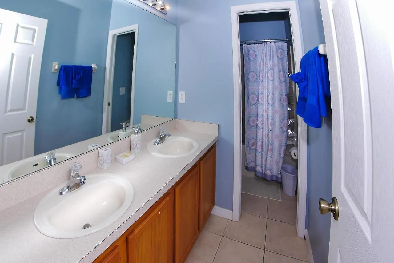 5-4 Pool Home Located In Sunset Ridge Community! Davenport