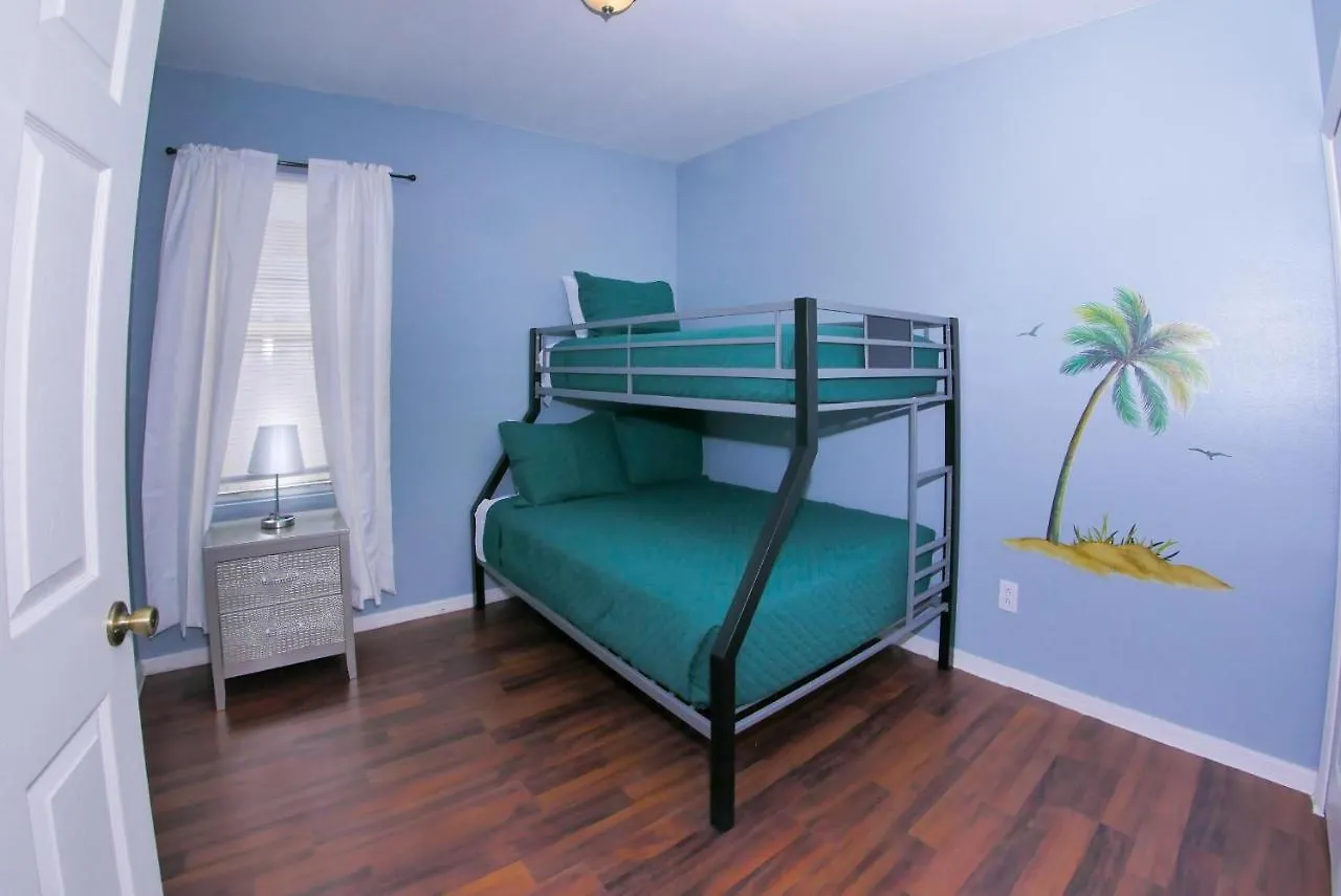 5-4 Pool Home Located In Sunset Ridge Community! Davenport Holiday home
